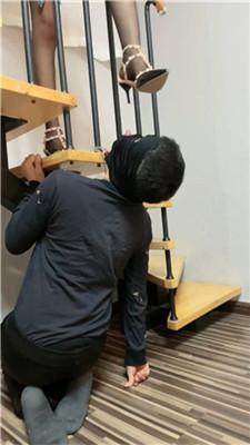 【Da猫】居高临下铆钉高跟踩/舔鞋底/黑丝脚插嘴【双视角版】 bf44300