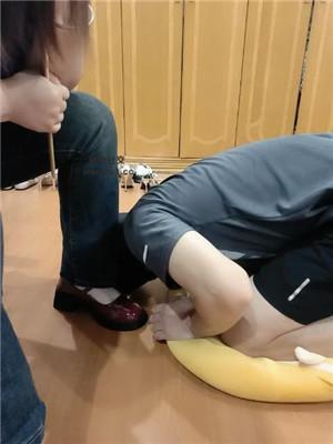 【拽拽】戒尺虐打/脏鞋白袜清理/骑狗背/嘴叼鞋 JS240909-11