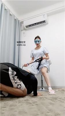 【姗姗】拖鞋白袜踩家奴/鞭打sp/转胯 bf44779