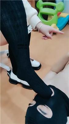 【拽拽】闻原味黑袜踩虐 JS241010-17