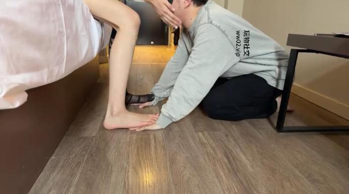 【少女救赎】性感黑丝裸足踩踏【完整版】 JS241021-2