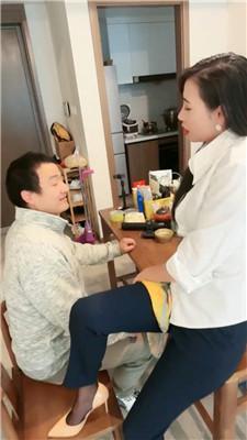 【爱丽丝】茶室女老板诱导顾客做奴 bf46104