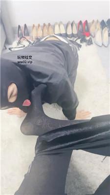 【兜兜】性感黑丝美腿恋足狂舔 JS241025-11