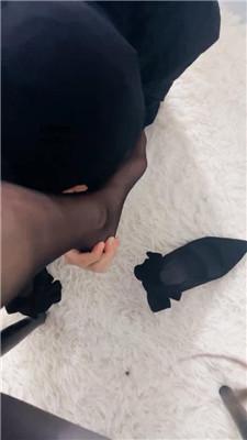 【沐沐大大】黑丝脚舔/鞭打/掐乳踩 JS241026-5