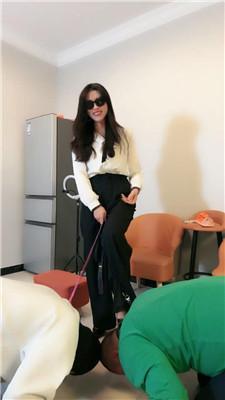 【蜜雪】双S-骑狗背舔裸足/骑马狗爬/抽耳光 bf46286