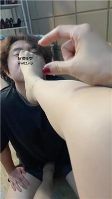 【魔鬼天使】肉丝脚捂脸窒息 JS241028-16