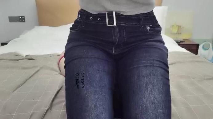 【夜子柒】坐脸窒息/脏小白鞋白袜踩踏 bf46460