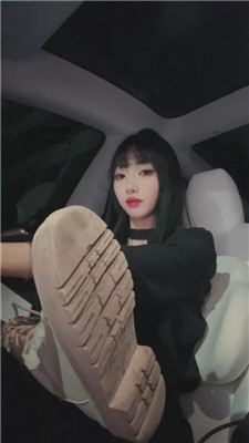 【凉子】贱狗舔踏板 JS241103-34