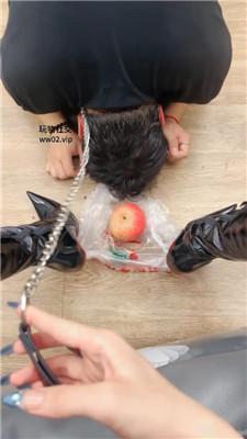 【诗诗】胯下羞辱-高跟长靴踩踏喂食 JS241104-25