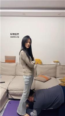 【埋汰】转胯狗爬/裸足踩虐舔 JS241115-12