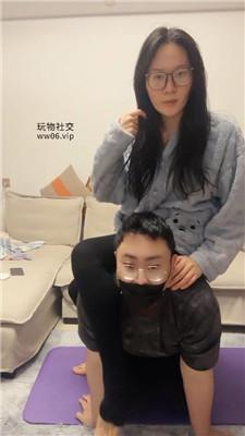 【埋汰】站在狗身上做健身 bf47733