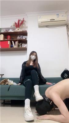 【雯雯】强迫舔闻运动鞋白袜/掐乳坐脸窒息/吮吸脚趾缝 bf47834