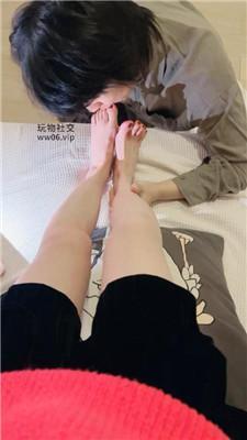 【娜娜米】沉浸式裸足恋足狂舔【完整版】 JS241221-5