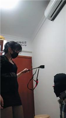 【思纯】高跟网袜踩虐/鞭打转胯 bf48579