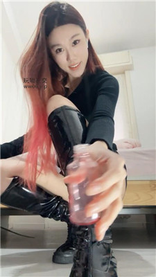 【风筝】盯吸香水:流鲸游戏    250121-4