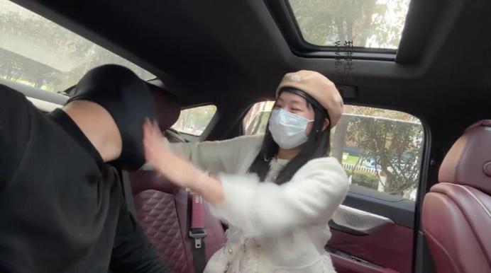 【狗哥】车内调-长靴捂黑丝白袜虐 JS250124-1