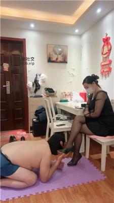 【水凝】高跟黑丝碾压踩虐 JS250208-1