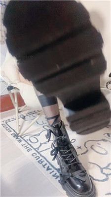 【少女救赎】黑丝马丁靴    250210-21