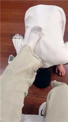 【沐沐大大】麦昆鞋白袜辱贱奴才 bf50250