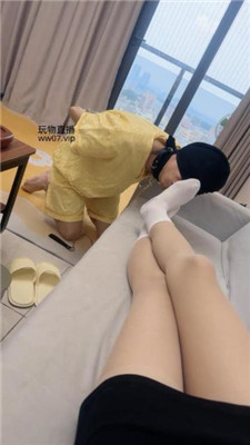 【婉心】囚禁狗笼/反绑跪舔白袜 JS250224-32