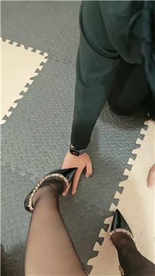 【魅影】赏赐圣水-铆钉高跟黑丝虐 JS250301-5