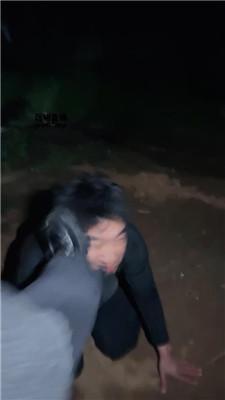 【刘二狗】户外短靴黑袜玉足虐 JS250318-19