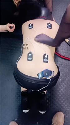 【鸿运双女团】贴片电击/黑丝脚深喉/喂圣水【完整版】JS250319-32