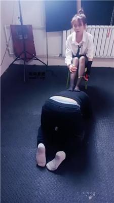 【鸿运双女团】双S姐妹花-刑房惩罚猥琐业主 bf51762