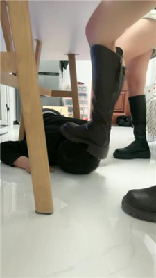【文文文文】双S-长靴重度踩踏虐打 JS250401-21