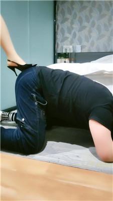 【甜柚】白领S-高跟肉丝踩虐 JS250404-32