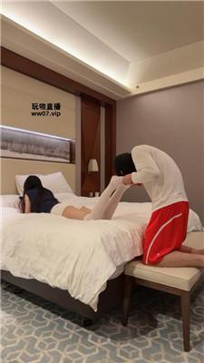 【缈缈】体育生下跪迷恋脏白丝 bf52238