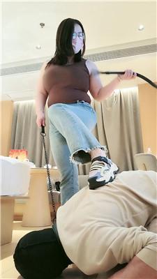 【樊樊】闻舔脏鞋棉袜-暴力踩踏踢踹 JS250503-8