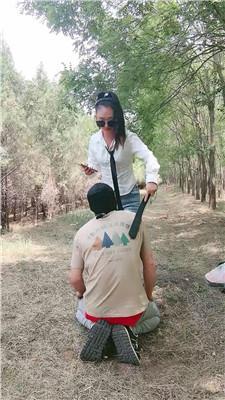 【鱼主】户外骑马狗爬-长靴虐打 JS250504-34