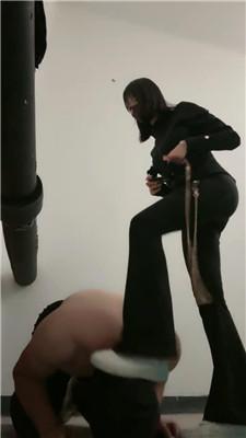 【lailai】涂鸦羞辱-楼道处刑 bf54001