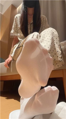 【奈奈sama】哥哥偷闻袜反被羞辱    250615-13