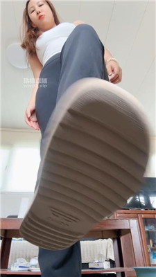 【辣辣姐】巨人视角羞辱    250619-10