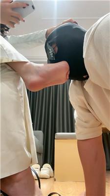 【小奕】沉浸式-裸足深喉【双视角版】 JS250703-28