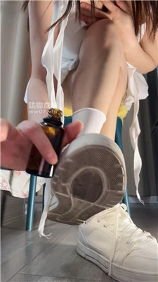 【兔兔酱】白袜肉丝寸止    250705-18