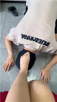 【狗哥】红裙女神玉足踩虐 bf55428