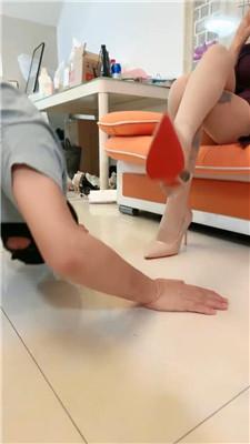 【欣儿】双S-舔脏鞋底-坐脸窒息-虐乳【双视角版】 JS250713-35