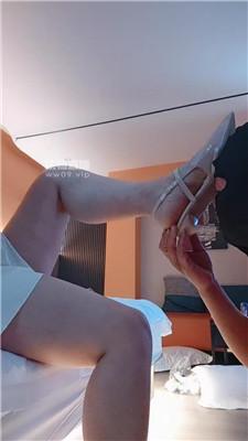 【曼曼妮】跪舔脏鞋原味jio【完整版】 JS250714-16