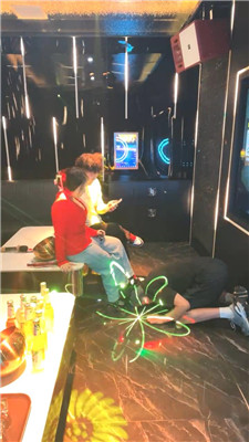 【挽秋情侣】情侣主-KTV玩虐体育生  JS250723-20