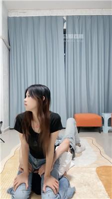 【猴歌】牛仔裤女神强制坐脸窒息 bf56539