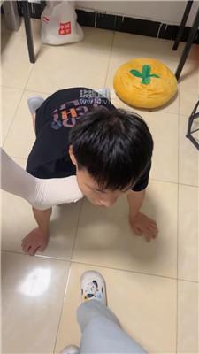 【小宇狗狗】姐妹花骑马美腿踩踏 JS250902-12