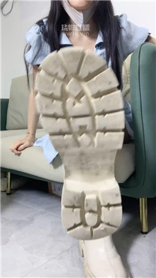 【可可】贱狗进来舔脚    250914-8