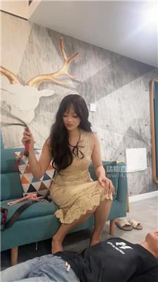 【奈奈】捆绑滴蜡重度鞭打踩踏 bf57476