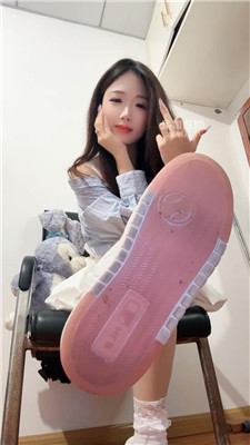 【小7】肉丝白袜运动鞋口水羞辱炸    251005-9