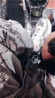 【冷酷】KTV厕所被陪酒女羞辱 JS251007-31