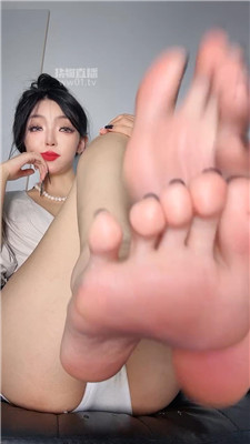 【绝美兔】超臭裸足    251010-12