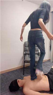 【广州慕丝工作室】高帮帆布鞋踩贱奴 bf58520